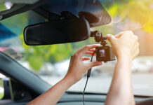 В ГИБДД ответили, за какую пленку на фарах гарантированно лишат прав